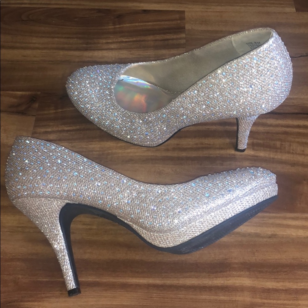 Silver slipper Sparkley high heel shoes S 8 Tan